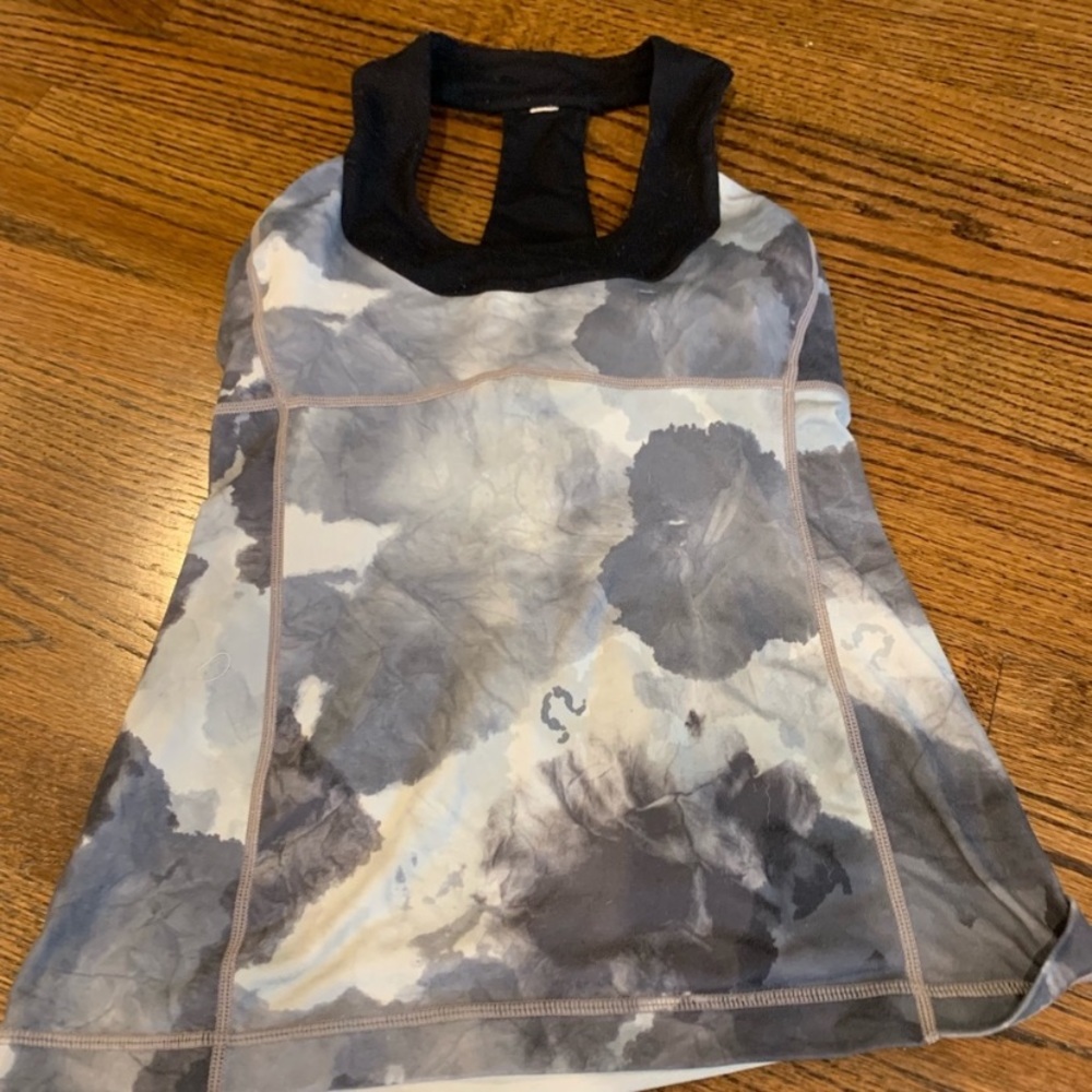 Lululemon tank